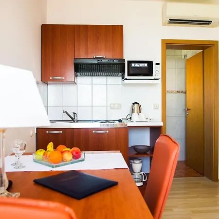 And Ana Apartman Podstrana