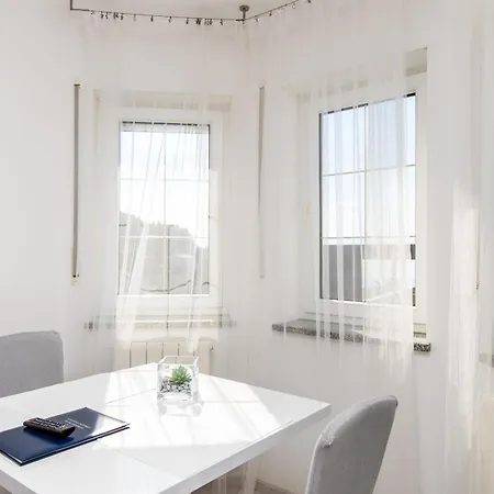 And Ana Apartamento Podstrana