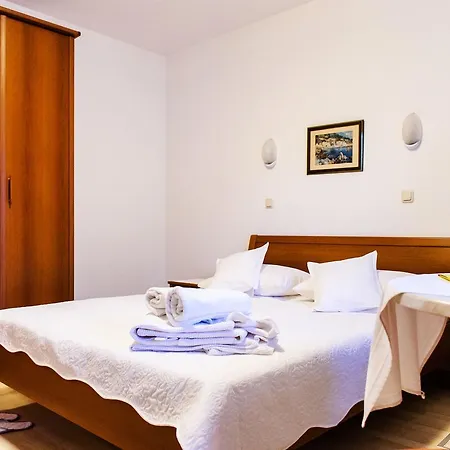 Apartman And Ana Podstrana