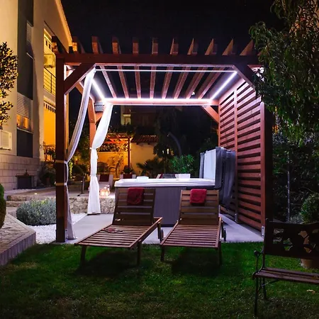 And Ana Apartman Podstrana